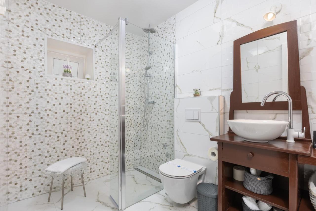 Apartments Mikulin Family Punat Exterior foto