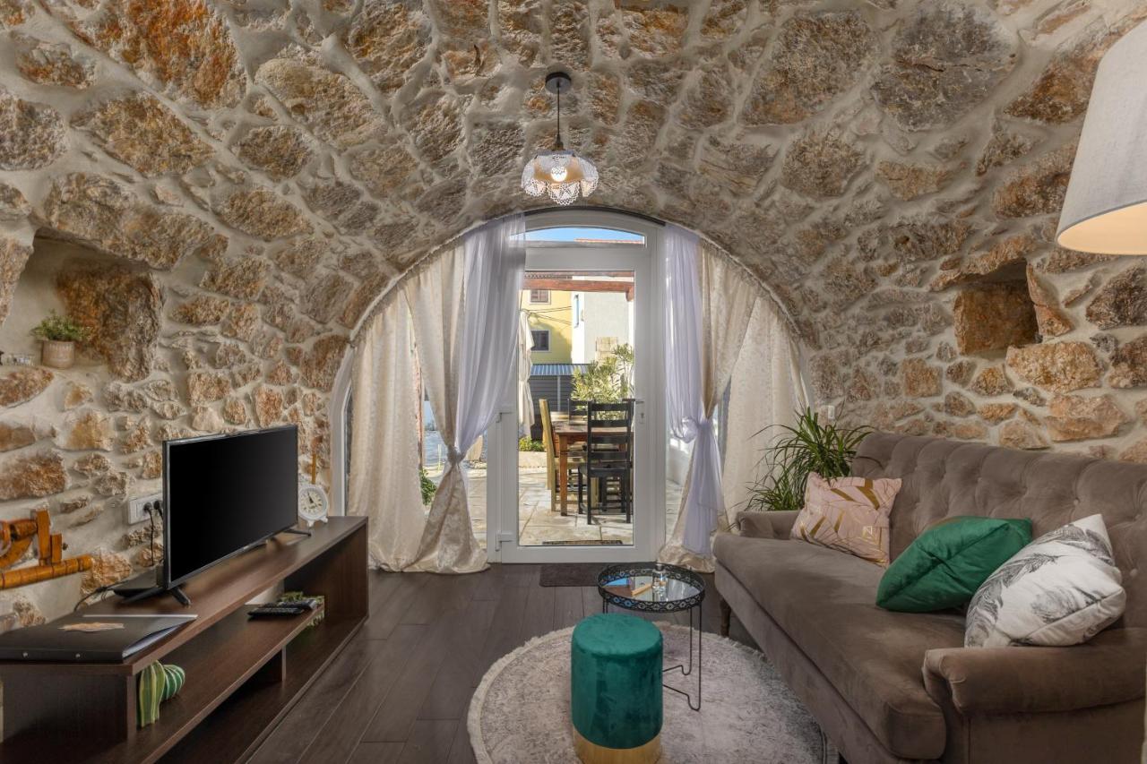 Apartments Mikulin Family Punat Exterior foto