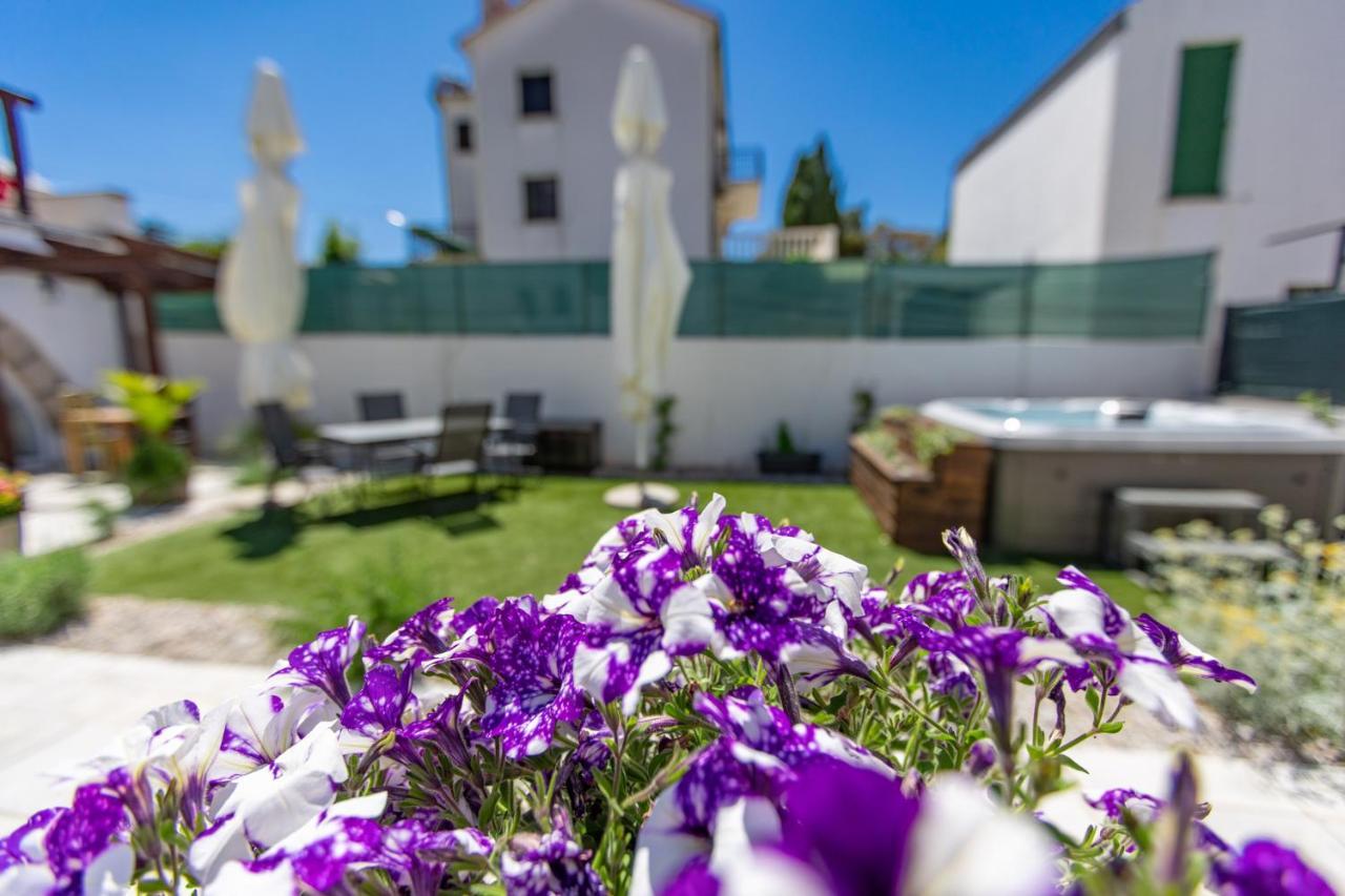 Apartments Mikulin Family Punat Exterior foto