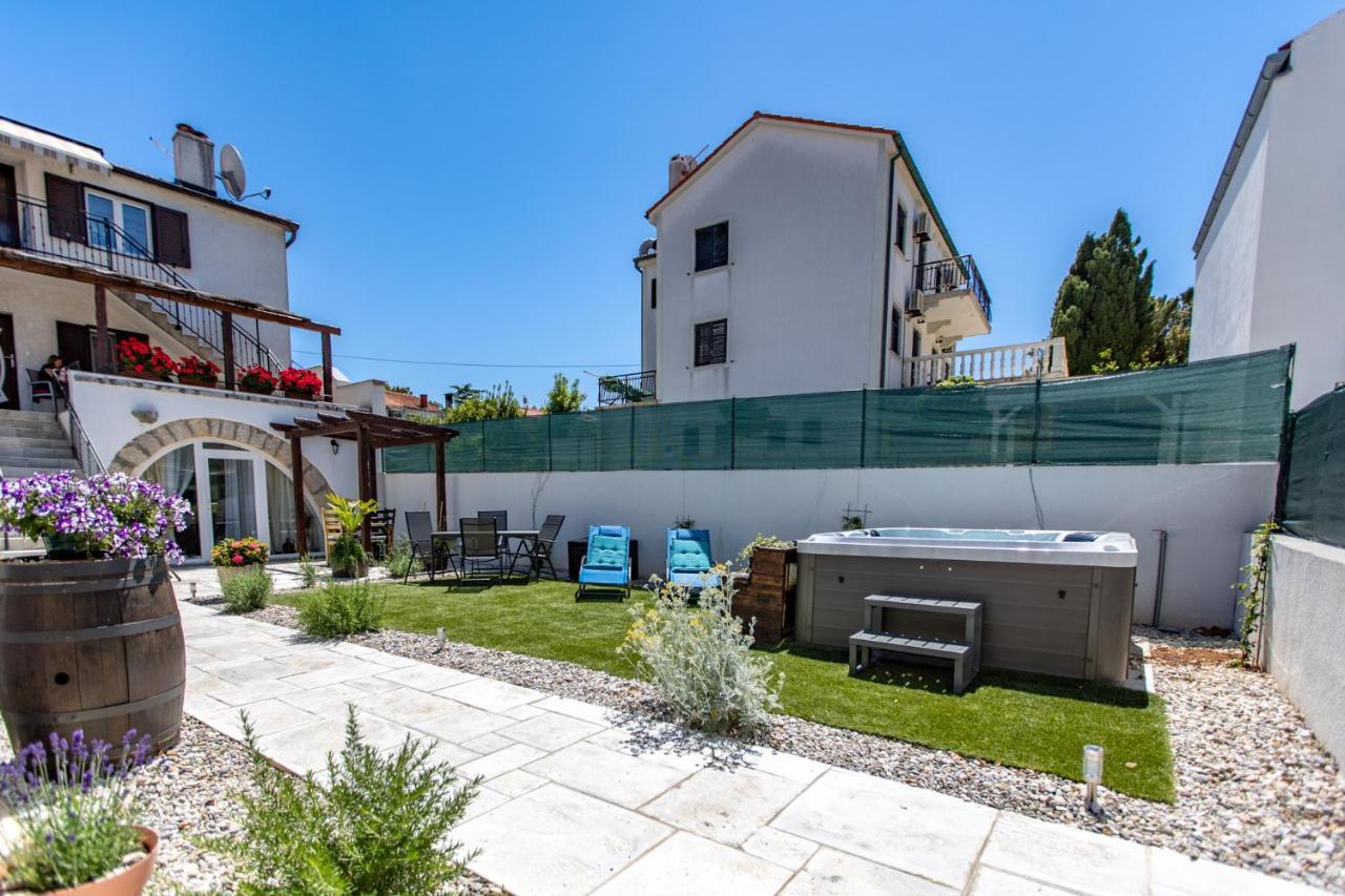 Apartments Mikulin Family Punat Exterior foto